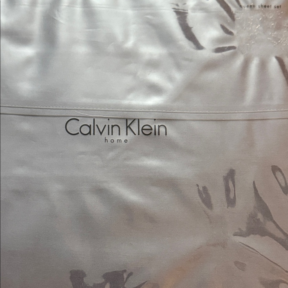 Calvin Klein Home Metallic Dark Gray Bedding Queen Sheet 4-piece set. New